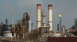 Reuters: Amuay detiene producción de gasolina