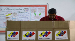 Presidente Nicolás Maduro ejerció su derecho al voto