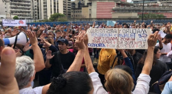 MAESTROS PROTESTARON EN CARACAS PARA EXIGIR UN NUEVO SALARIO Y MEJORES CONDICIONES EN LOS PLANTELES