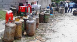 Denuncian  reducido horario de atención de Pdvsa Gas Comunal