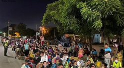 UNOS 800 VENEZOLANOS ATRAPADOS EN FRONTERA CON COLOMBIA AL VOLVER A SU PAÍS